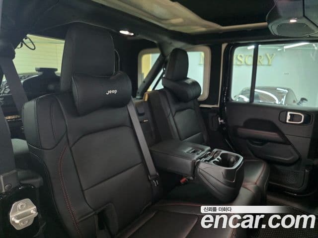Jeep Wrangler 2024 — фото 15 из 20