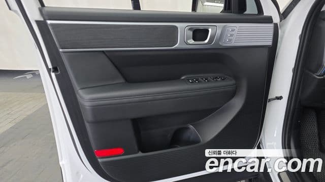 Hyundai Santa Fe 2024 — Photo 9/32