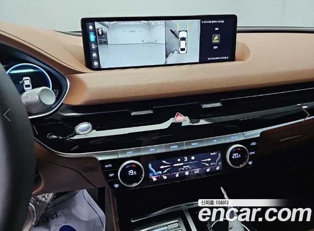 Genesis Electrified G80 2023 — фото 8 из 18