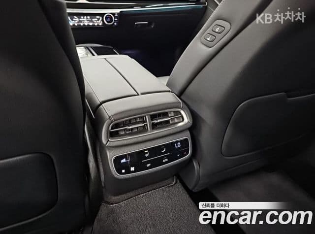 Genesis Electrified G80 2021 — Şəkil 13/19