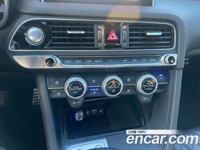 Genesis G70 2019 — ფოტო 12/20