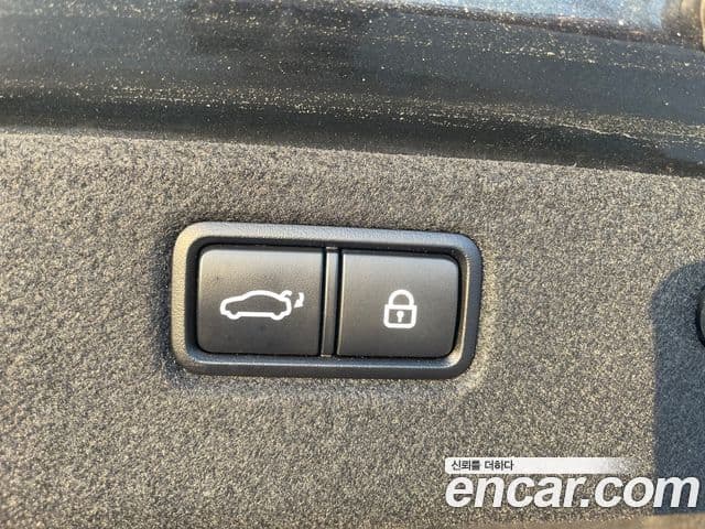 Genesis G70 2019 — ფოტო 18/20