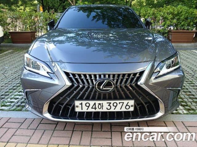 Lexus ES300h 2023 — Şəkil 2/2