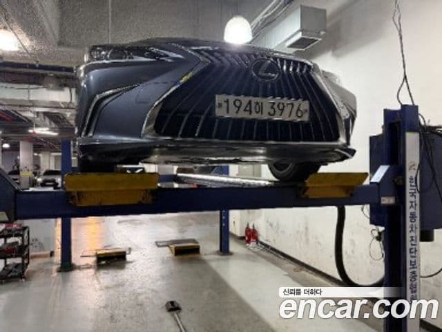 Lexus ES300h 2023 — Şəkil 1/2