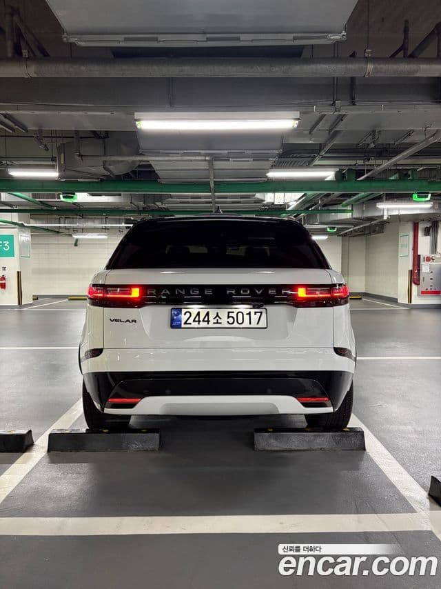 Land Rover Range Rover Velar 2024 — Фото 4/20