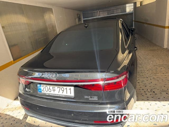 Audi A8 2023 — ფოტო 2/15