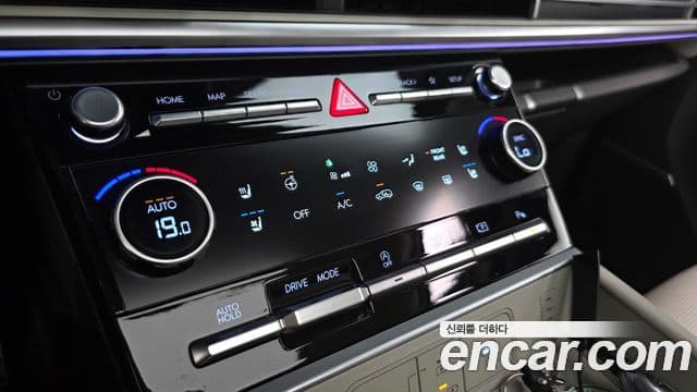 Hyundai Santa Fe 2025 — фото 16 из 20