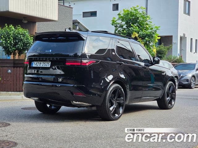 Land Rover Discovery 5 2025 — Фото 1/20