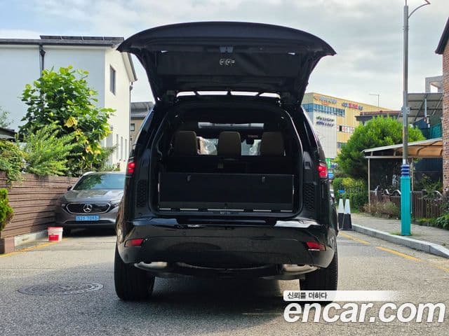 Land Rover Discovery 5 2025 — Фото 10/20