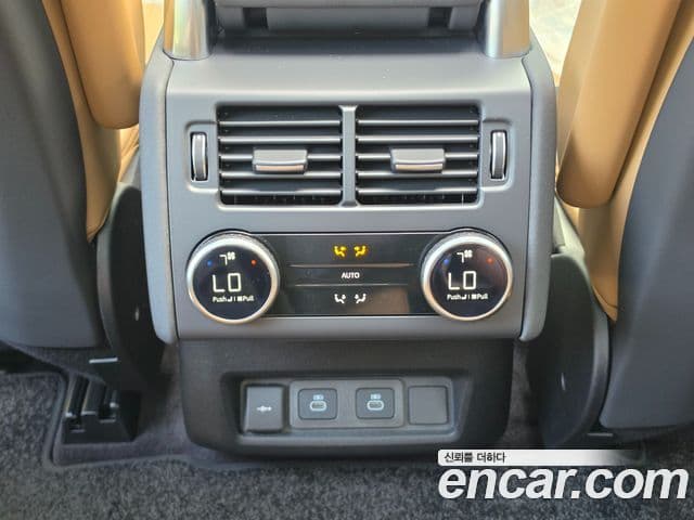 Land Rover Discovery 5 2025 — Фото 12/20