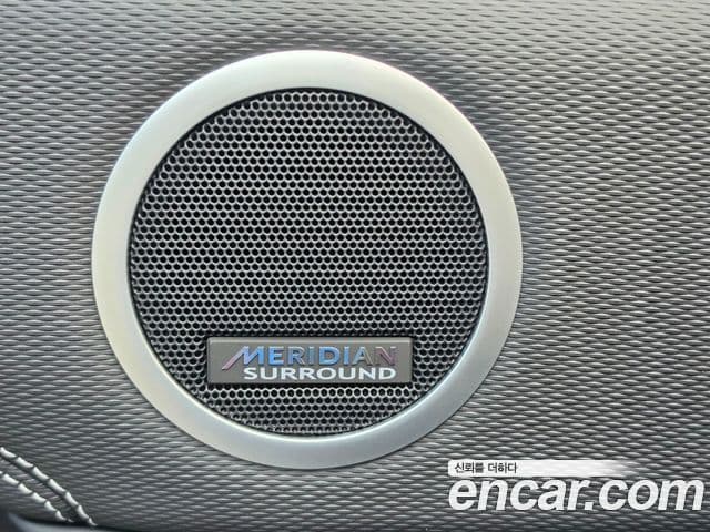 Land Rover Discovery 5 2025 — Фото 13/20