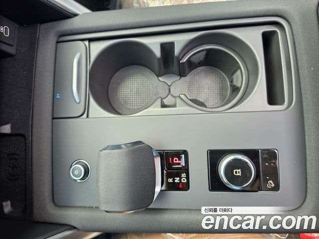 Land Rover Discovery 5 2025 — Фото 16/20