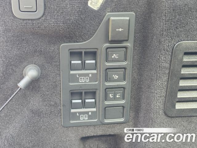 Land Rover Discovery 5 2025 — Фото 18/20