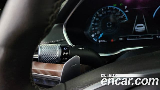 Genesis G80 2020 — Photo 17/37