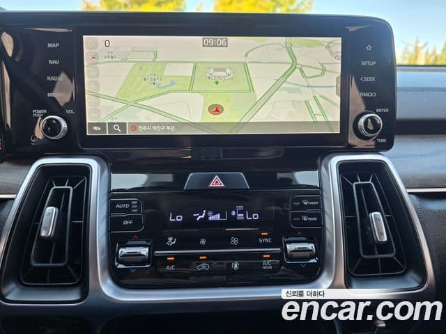 Kia Sorento 2022 — ფოტო 11/20