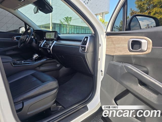 Kia Sorento 2022 — фото 16 из 20