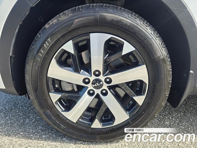 Kia Sorento 2022 — ფოტო 19/20