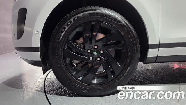 Land Rover Range Rover Evoque 2024 — Photo 1/20