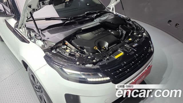Land Rover Range Rover Evoque 2024 — Photo 2/20