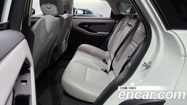 Land Rover Range Rover Evoque 2024 — Photo 11/20