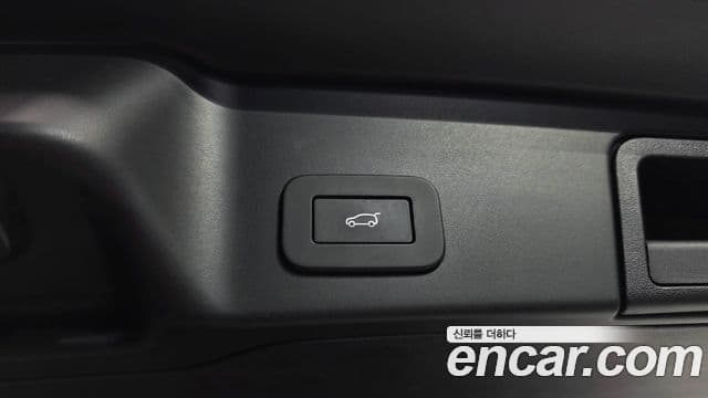Land Rover Range Rover Evoque 2024 — Photo 7/20