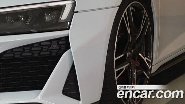 Audi R8 2022 — ფოტო 5/15