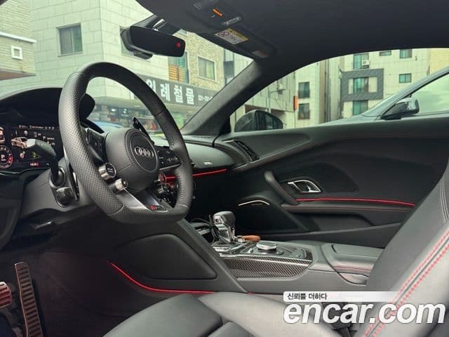 Audi R8 2022 — ფოტო 7/15