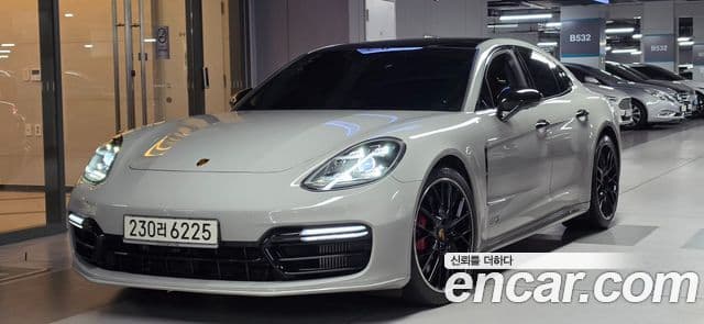 Porsche Panamera 2020 — Photo 2/20
