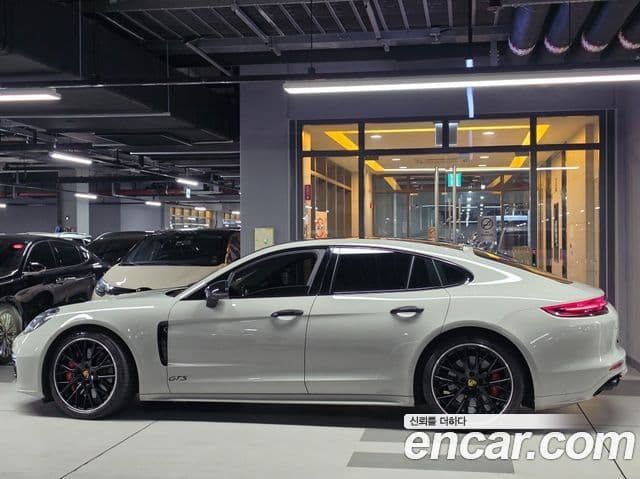 Porsche Panamera 2020 — Photo 17/20