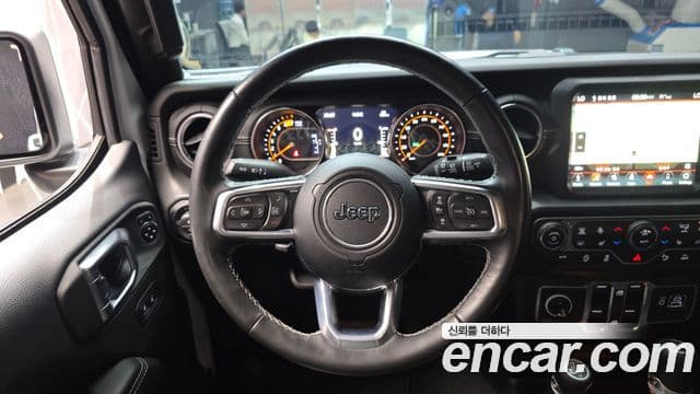 Jeep Wrangler 2021 — Şəkil 13/20