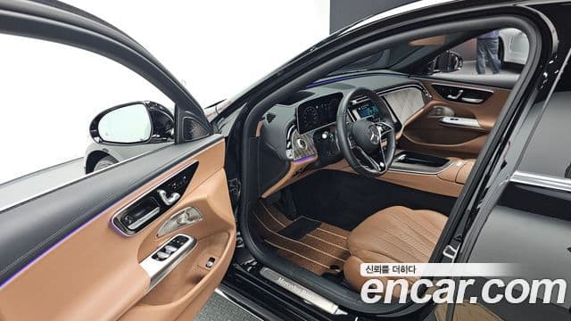Mercedes-Benz E-Class 2024 — Фото 10/20