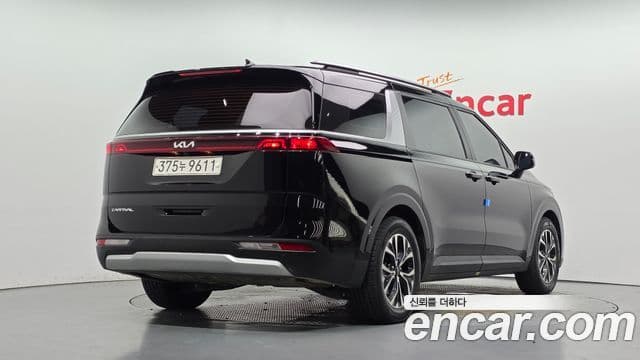 Kia Carnival 2021 — Фото 2/20