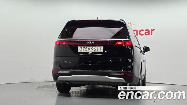 Kia Carnival 2021 — Фото 4/20