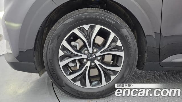 Kia Carnival 2021 — Фото 5/20