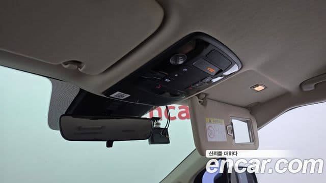 Kia Carnival 2021 — Фото 18/20