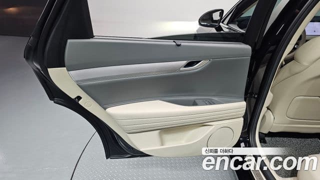 Genesis G80 2025 — Şəkil 27/32