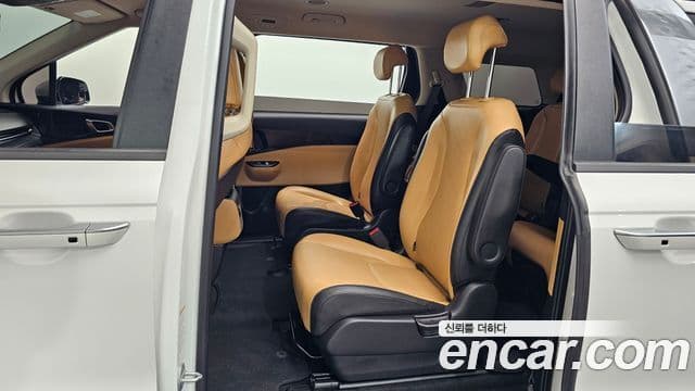 Kia Carnival 2021 — Фото 11/20