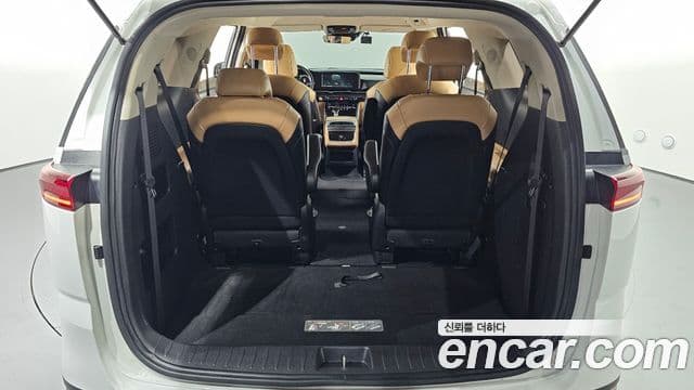 Kia Carnival 2021 — Фото 16/20