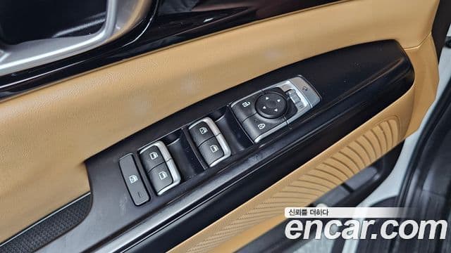 Kia Carnival 2021 — Фото 17/20