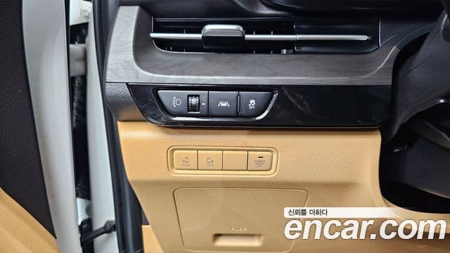 Kia Carnival 2021 — Фото 19/20