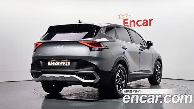 Kia Sportage 2023 — Фото 2/20