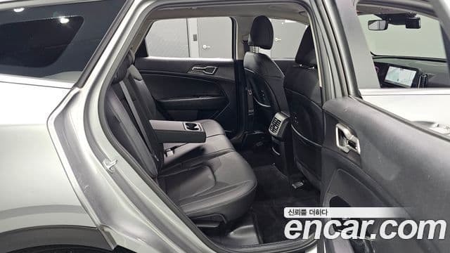 Kia Sportage 2023 — Фото 11/20