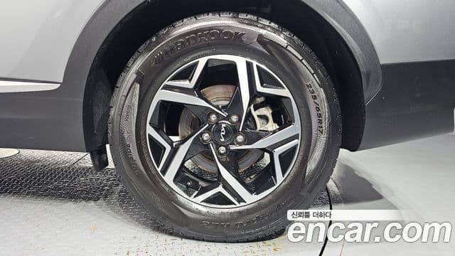 Kia Sportage 2023 — ფოტო 15/30