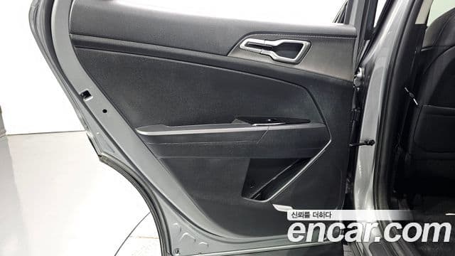 Kia Sportage 2023 — ფოტო 6/30