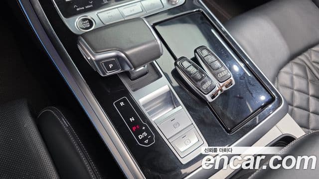 Audi Q7 2021 — ფოტო 9/20