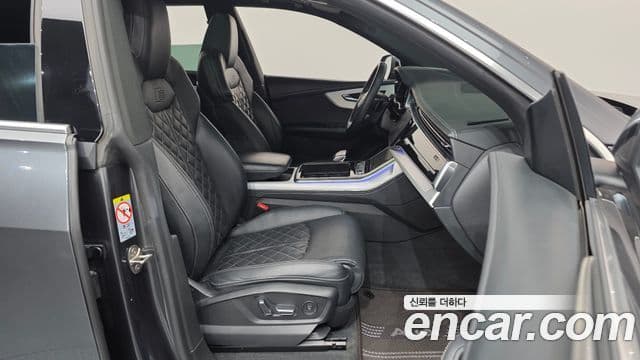 Audi Q7 2021 — Şəkil 12/20