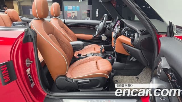 Mini Cooper S Convertible 2021 — Фото 10/20