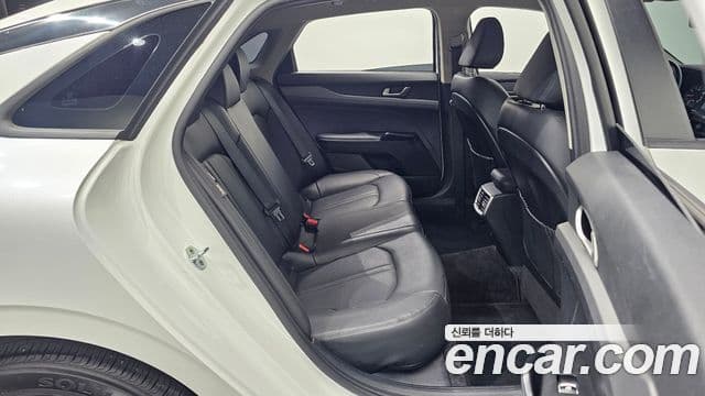 Kia K5 2020 — ფოტო 12/20