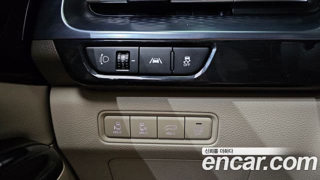 Kia Carnival 2021 — Фото 17/20