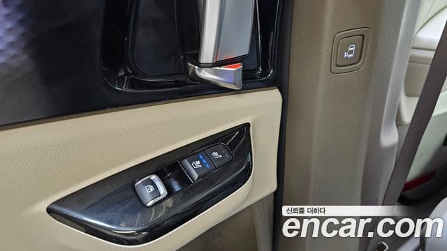 Kia Carnival 2021 — Фото 19/20